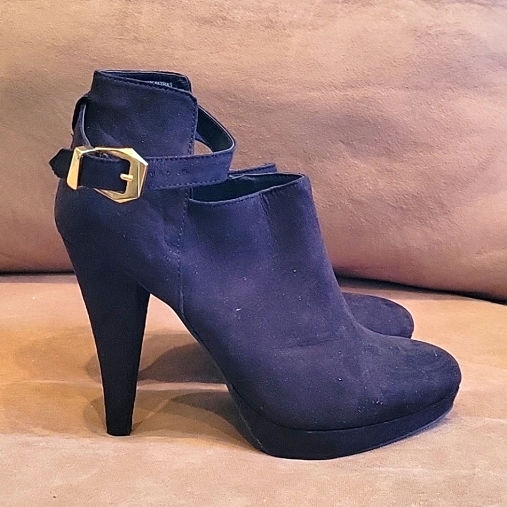 Platform ankle boots